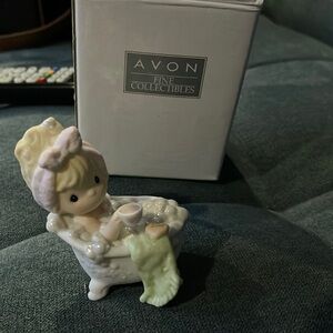 Avon precious moments soap bubbles figurine